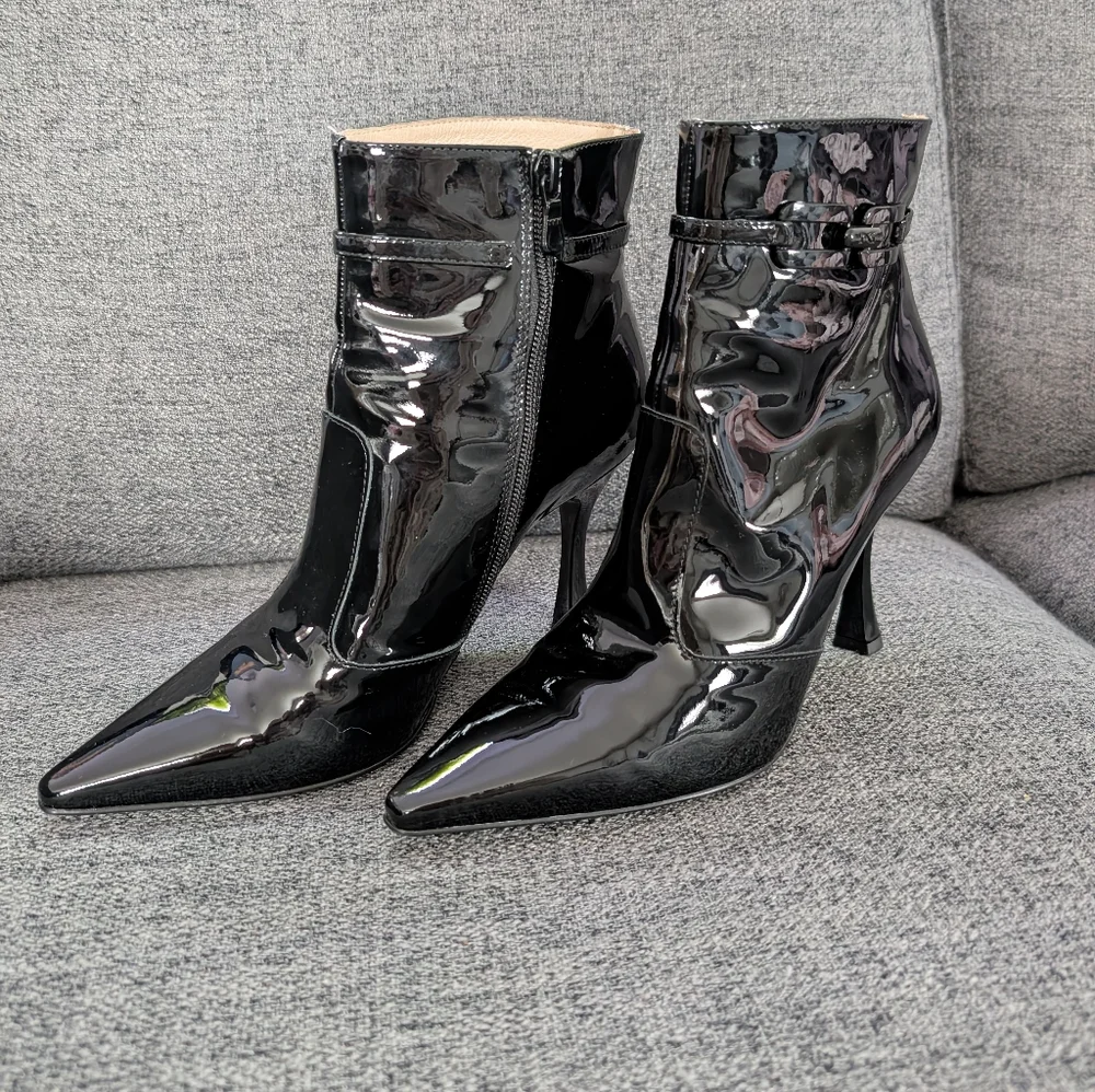 NeroGiardini Pointed Toe Bootie